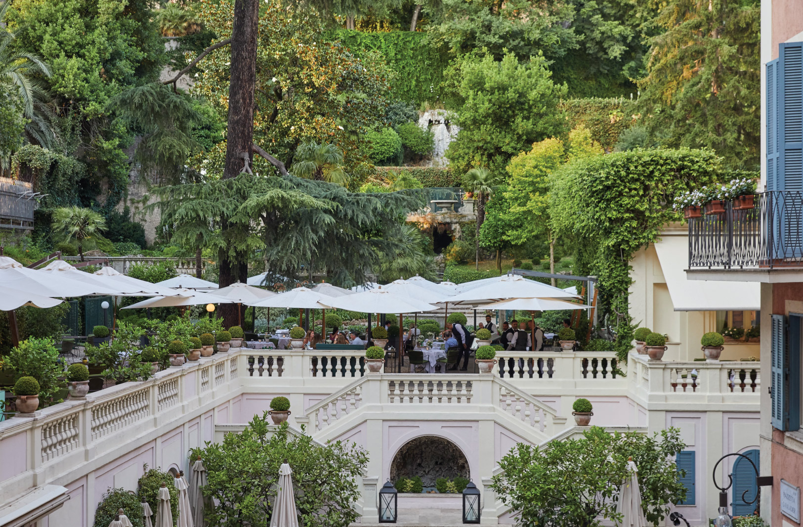 Hotel-Roma-garden